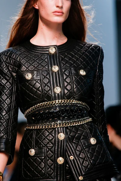 Look 15